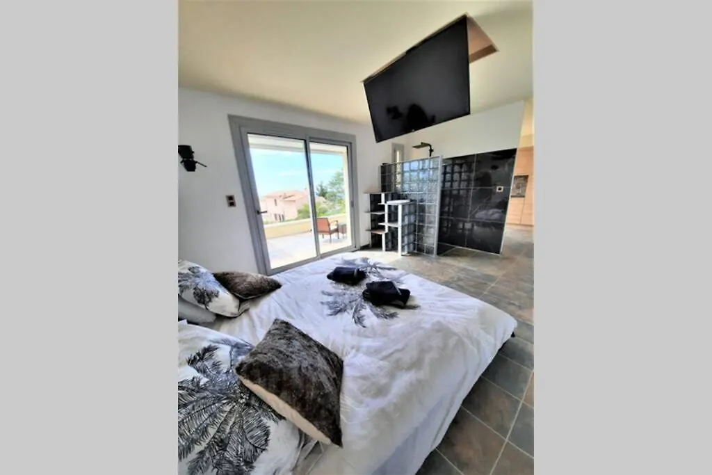 Reves De Vie, Studio Port Miou Perle Rare A Cassis 0*,  France